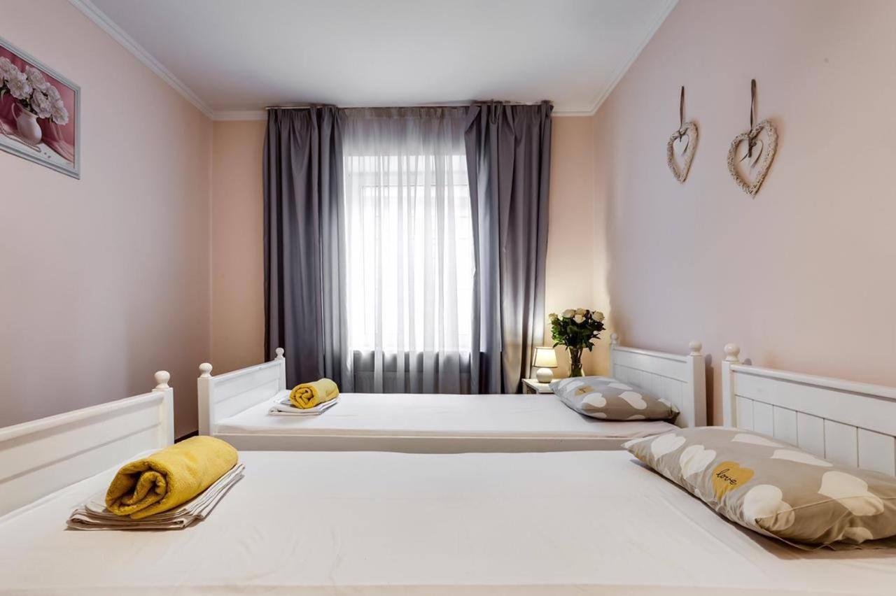Apartamenty On Knyazya Romana Львов Экстерьер фото