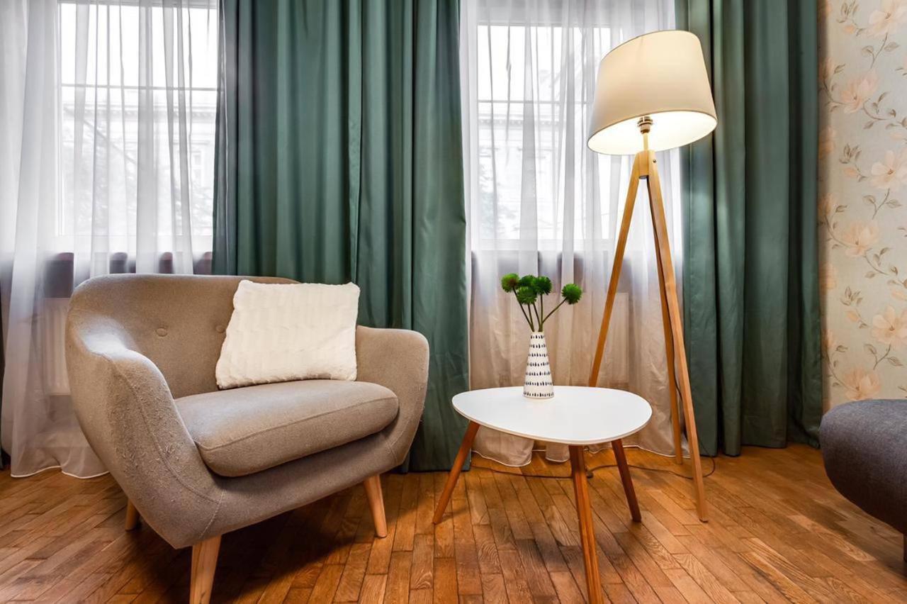 Apartamenty On Knyazya Romana Львов Экстерьер фото