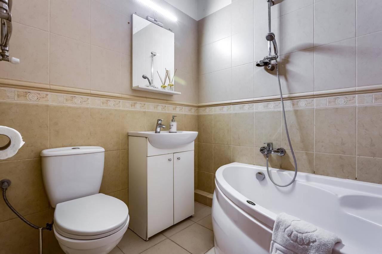 Apartamenty On Knyazya Romana Львов Экстерьер фото