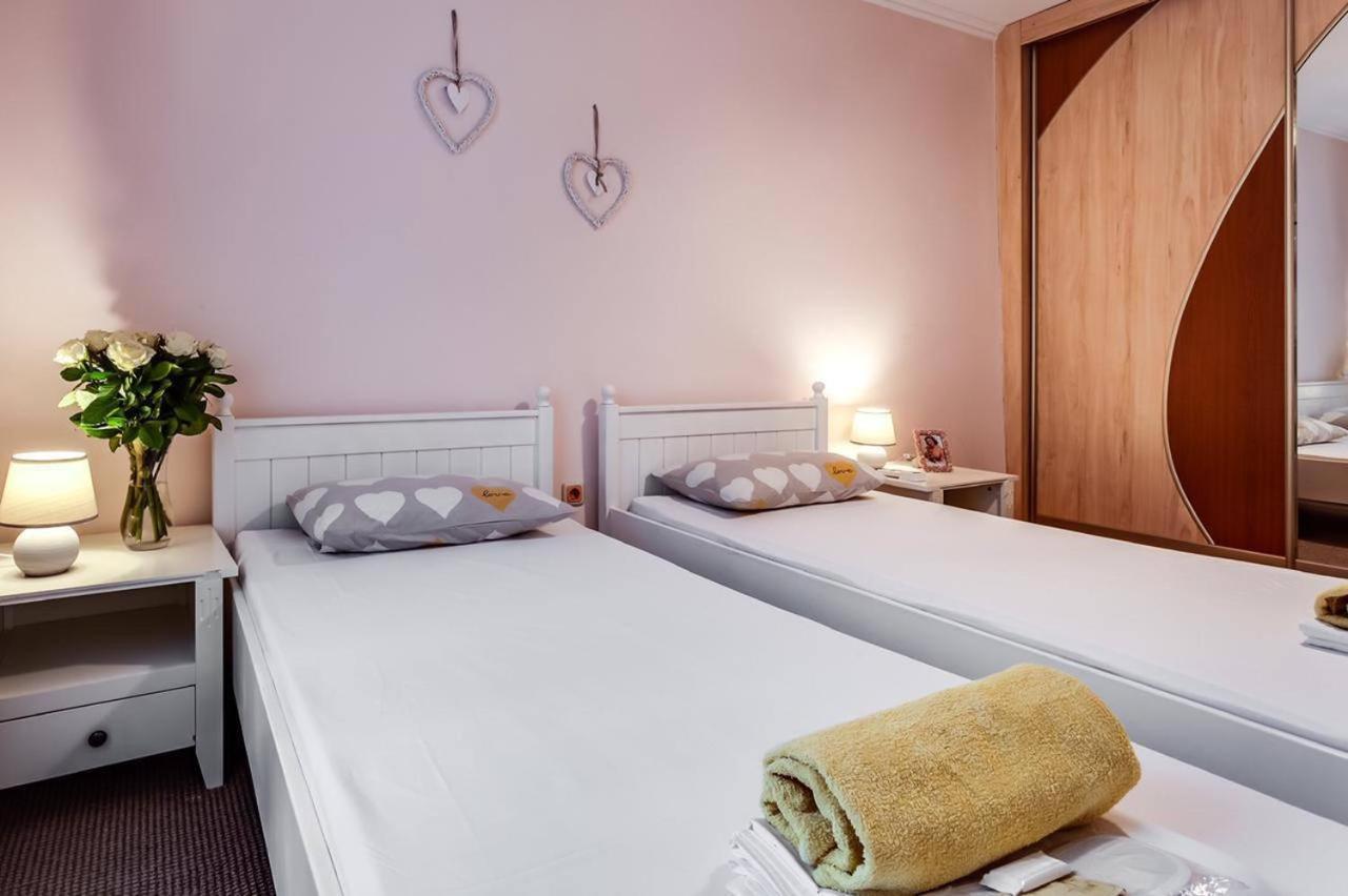 Apartamenty On Knyazya Romana Львов Экстерьер фото