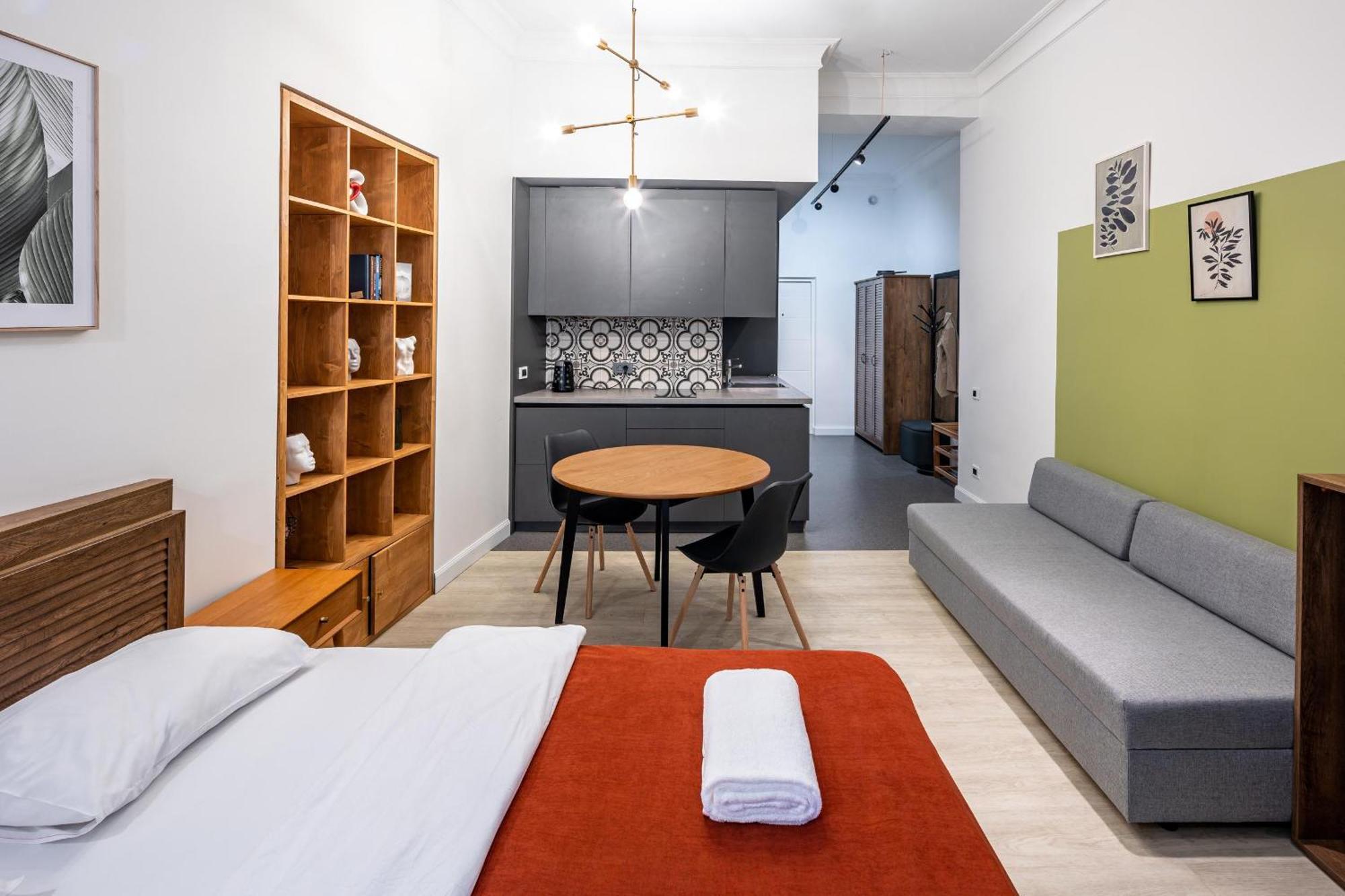 Apartamenty On Knyazya Romana Львов Экстерьер фото